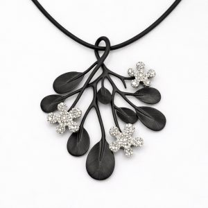 Collier pendentif floral bleuté Ikita - bijou unique