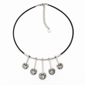 Collier Ikita argenté à pendentifs feuilles - bijou unique