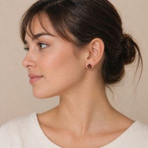 Boucles d’oreilles puces fleur IKITA vert émaillé - bijou unique