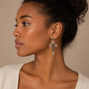 Boucles d’oreilles croix IKITA strass & filigrane - bijou unique