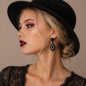 Boucles Élégance Noire IKITA - bijou unique